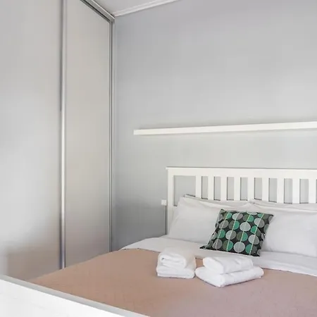 Simplicity And Comfort: In Zografou アテネ